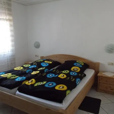 Am Romerberg * Nehren (Rhineland-Palatinate)