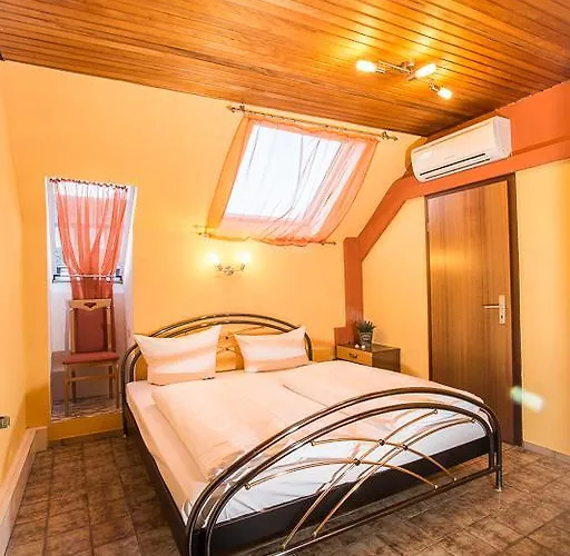 Am Romerberg * Nehren (Rhineland-Palatinate)